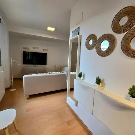 Explore From & Peaceful Flat דירה