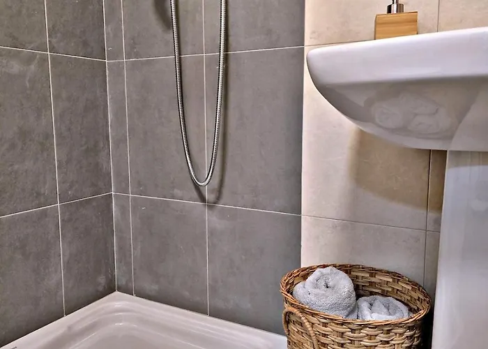 Explore From & Peaceful Flat *